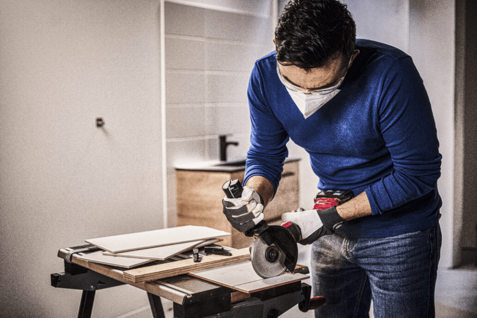 SKIL POWERTOOLS 3922DA AVUÇ TAŞLAMA 115 MM ÇANTALI SET