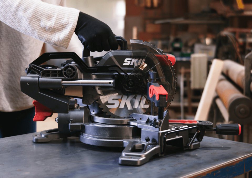 SKIL POWERTOOLS 3590CA AKÜLÜ RAYLI GÖNYE KESME 216MM