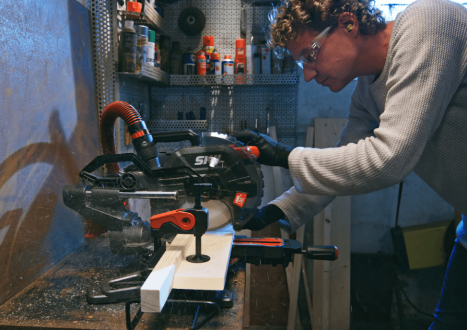 SKIL POWERTOOLS 3590AA AKÜLÜ RAYLI GÖNYE KESME 216MM SET