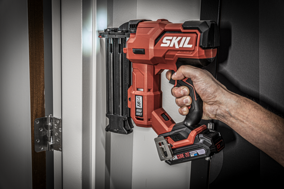 SKIL POWERTOOLS 3885CA AKÜLÜ ÇİVİ ÇAKMA TABANCASI