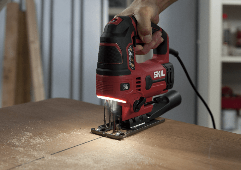 SKIL 4531GA DEKUPAJ TESTERE 680W ÇANTALI