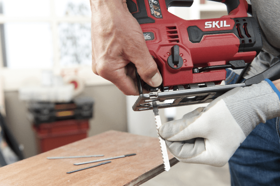 SKIL 4531GA DEKUPAJ TESTERE 680W ÇANTALI