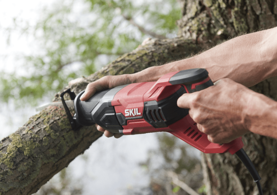 SKIL 4961DA KILIÇ TESTERE 900W ÇANTALI