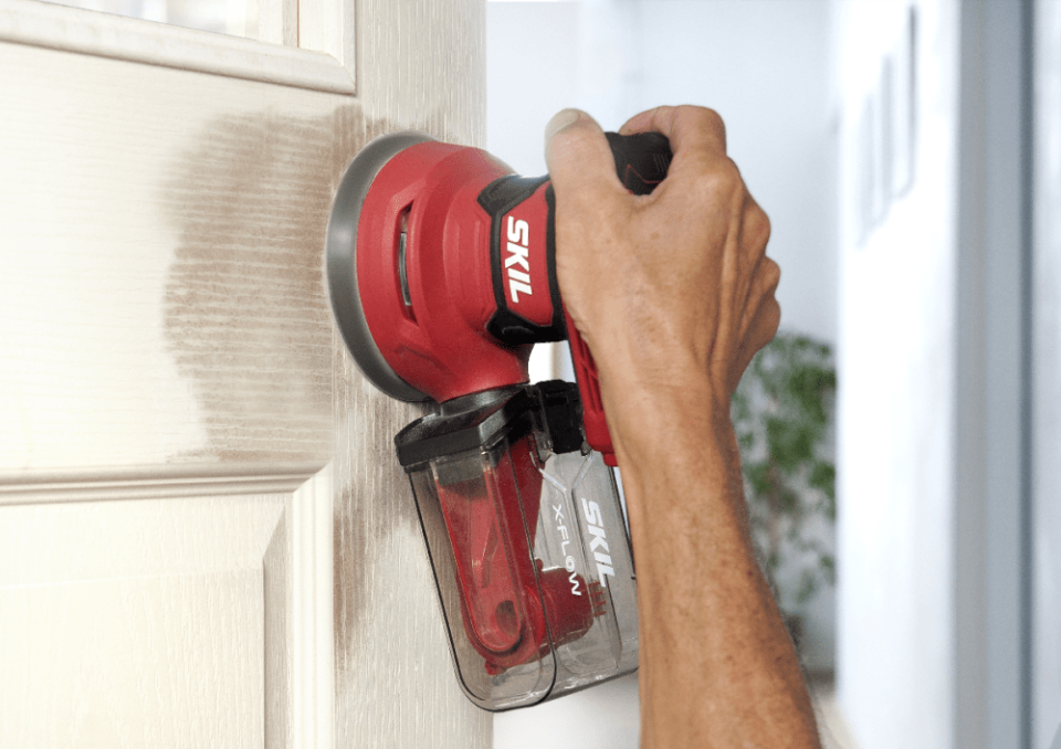 SKIL 7471DA EKSANTRİK ZIMPARA 300W ÇANTALI