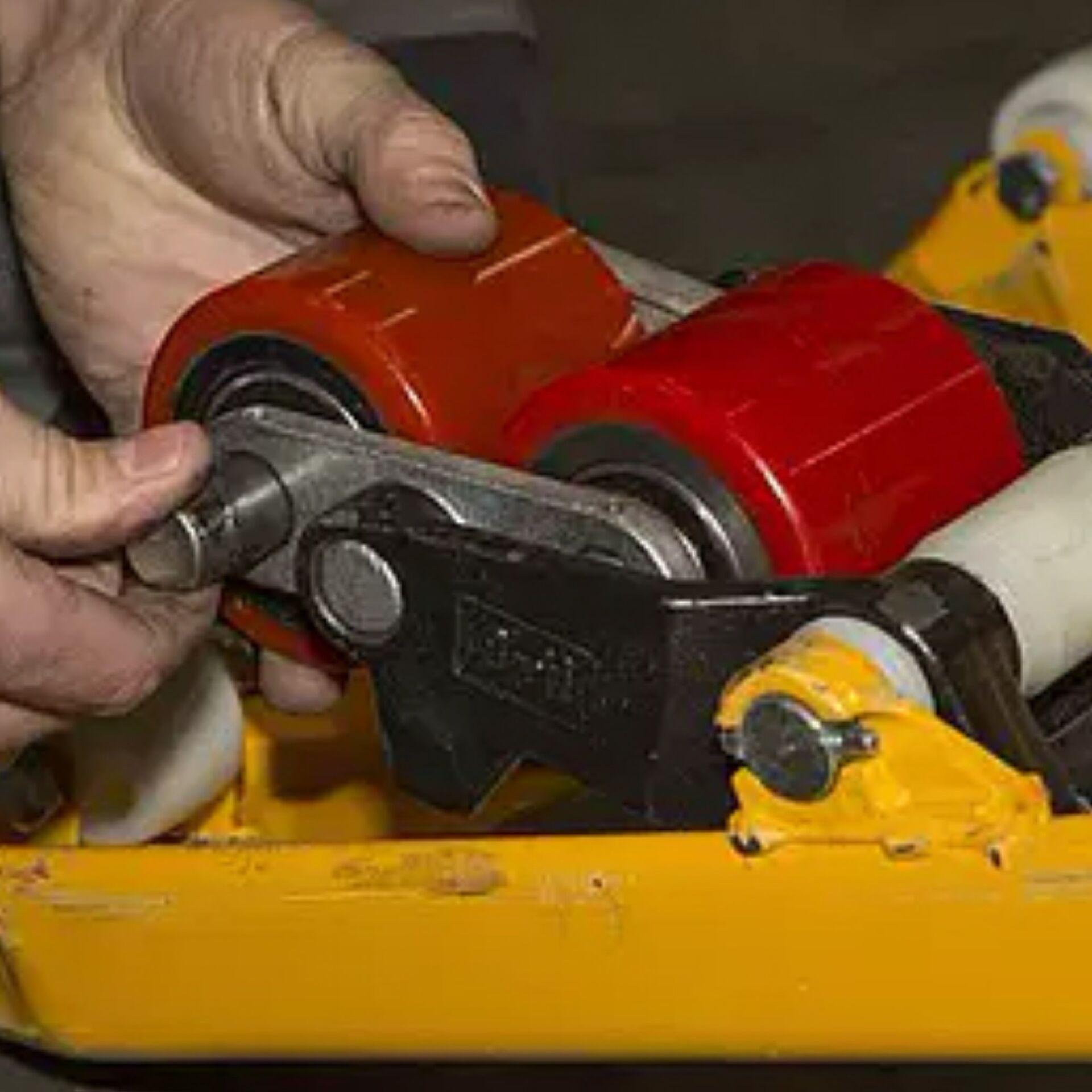 Kama Transpalet Tekeri 82x70x20 Dor